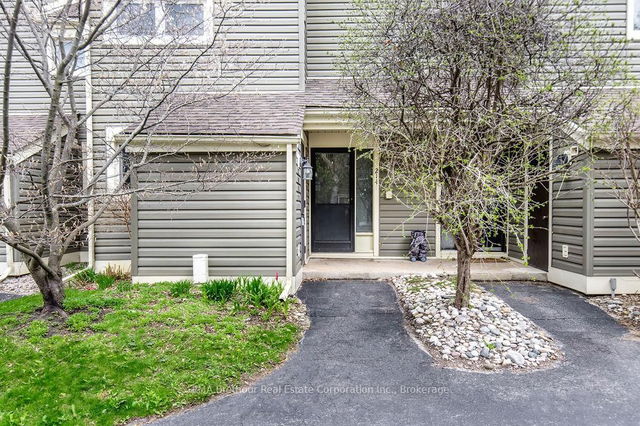 31 - 214 Escarpment Crescent