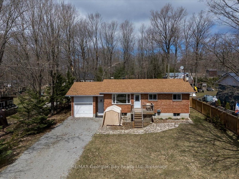 16 Mundy Ave, Tiny, L9M 0B5 | Image 3