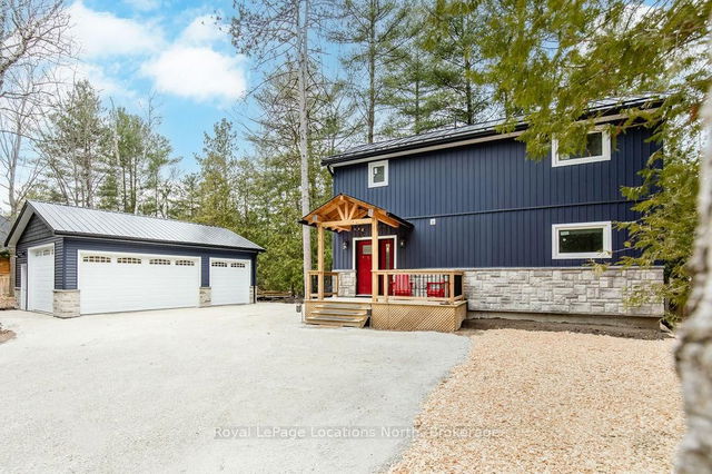 44 STROUD Crescent
