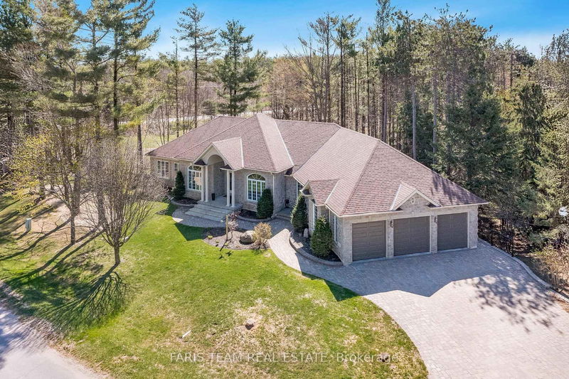 7 Highland Dr, Oro-Medonte - Horseshoe Valley image-0-0