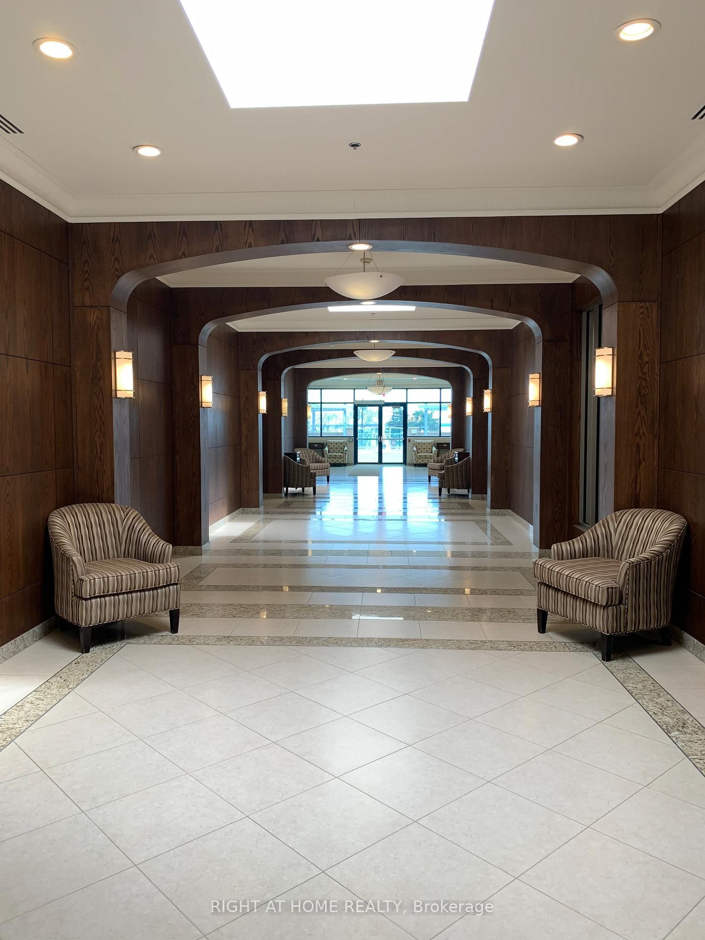 Condo for sale at 504-37 Ellen Street, Barrie, City Centre, L4N 6G2 - MLS: S12147962