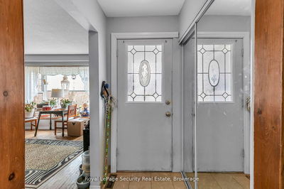 22 Burbank Pl, Barrie - Grove East image-0-2