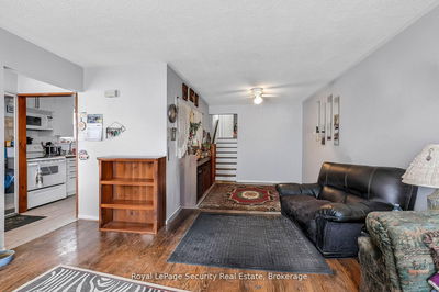 22 Burbank Pl, Barrie - Grove East image-0-4