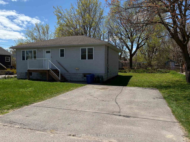 33 Douglas Street