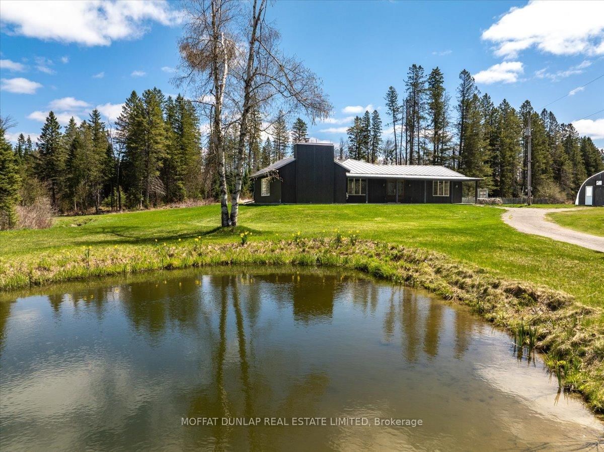 Detached House for sale at 1076 Beaver Lane N/A, Springwater, Midhurst, L9X 0M1 - MLS: S12150029