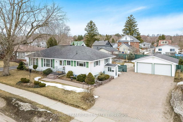 366 Mississaga Street