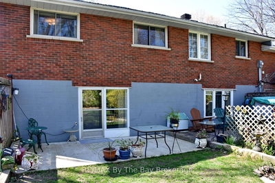 82 Helena St, Wasaga Beach - Wasaga Beach image-0-3