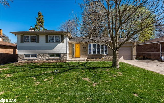 9 MEADOWLAND Avenue