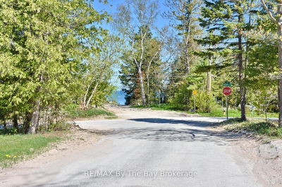 15 Sylvan Ave, Wasaga Beach - Wasaga Beach image-0-2
