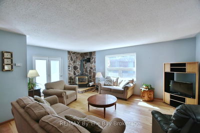 15 Sylvan Ave, Wasaga Beach - Wasaga Beach image-0-3