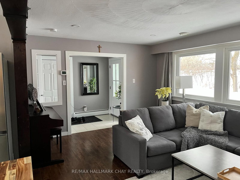 595 Big Bay Point Rd E, Barrie, L4N 3Z9 | Image 3