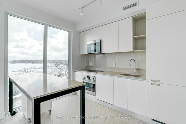 1208 - 39 Mary St Street