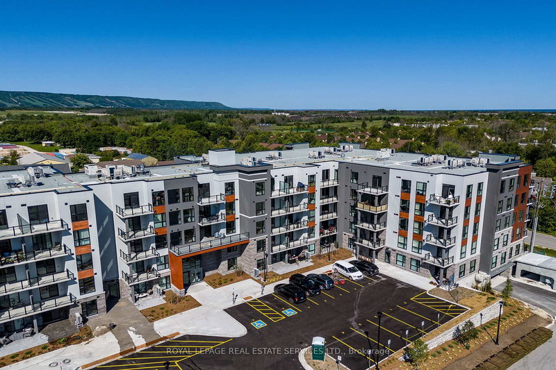 127 - 4 Kimberly Lane, Collingwood, L9Y 5K8 | Image 3