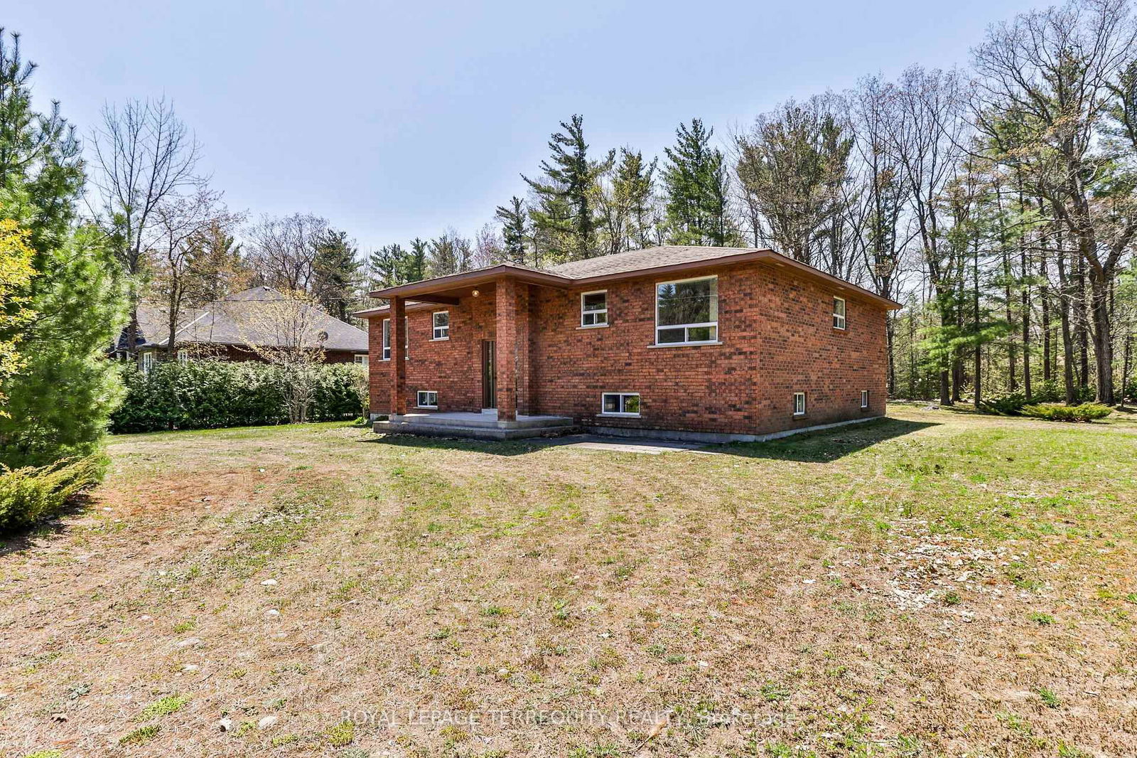Detached House for sale at 46 Stocco Circle, Tiny, Rural Tiny, L0L 2T0 - MLS: S12157350