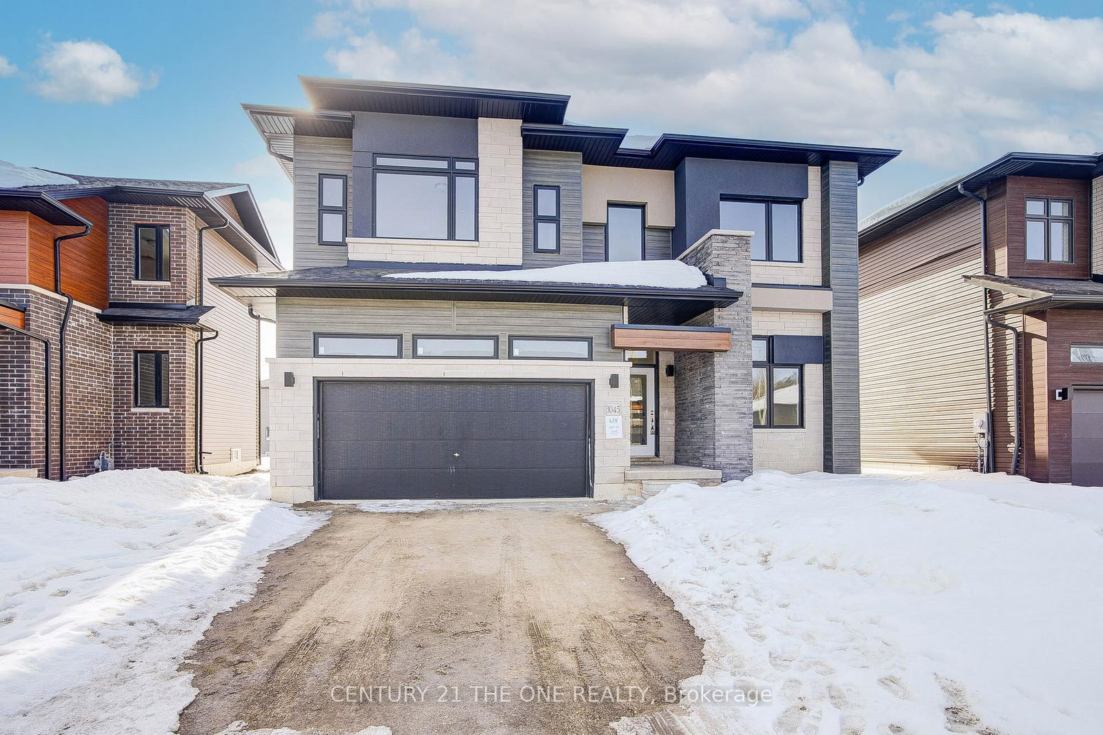 Detached House for sale at 3045 Sandy Acre, Severn, West Shore, L3V 8P9 - MLS: S12157392
