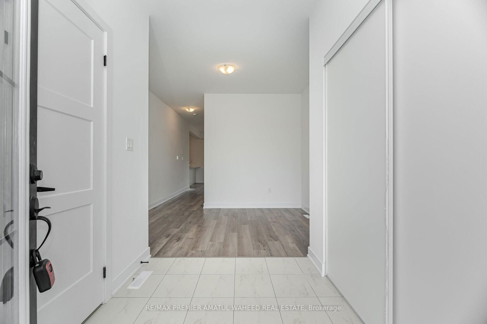 Townhouse for sale at 238 Prince William Way, Barrie, Rural Barrie Southeast, L9J 0C2 - MLS: S12157878