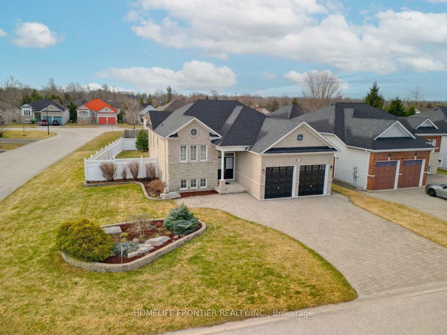16 Red Pine Crescent