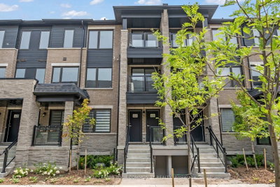 Townhouse sold at 66 Appletree Lane, Barrie, Ontario, L9J 0P1 - Innis-Shore - MLS: S12161250