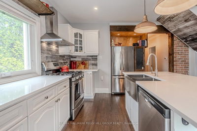 56 Yonge St, Springwater - Elmvale image-0-4