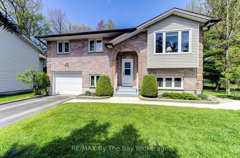 21 Portugal Path, Wasaga Beach - Wasaga Beach image-0-0