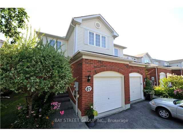 87 Pickett Crescent