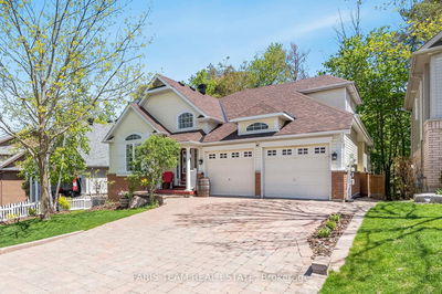 17 Oakmont Ave, Oro-Medonte - Horseshoe Valley image-0-1
