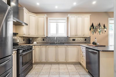 17 Oakmont Ave, Oro-Medonte - Horseshoe Valley image-0-3