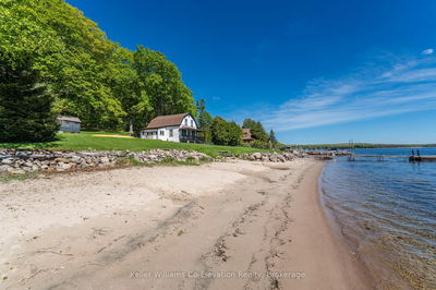 437 Champlain Rd, Penetanguishene - Penetanguishene