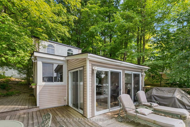 Cottage - 150 Farlain Lake Road