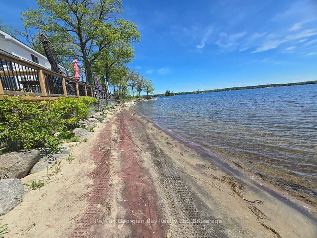 Beach Chalet #3 - 1230 GRANDVIEW LODGE Road