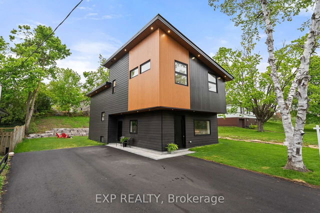 168 Berczy Street
