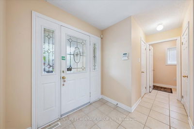 160 Cheltenham Rd, Barrie - Georgian Drive image-0-3