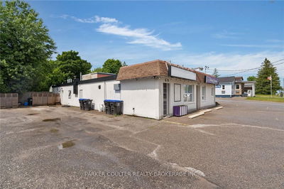 758 Yonge St, Midland - Midland image-0-3