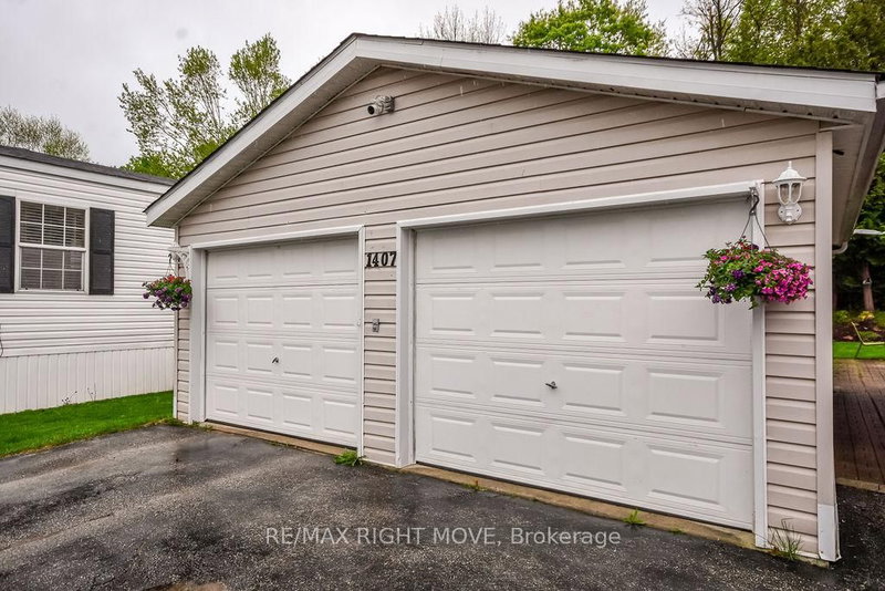 1407 Fox Rd, Severn, L3V 0V4 | Image 3