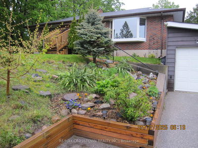 105 Eccles St, Barrie - Queen's Park image-0-3