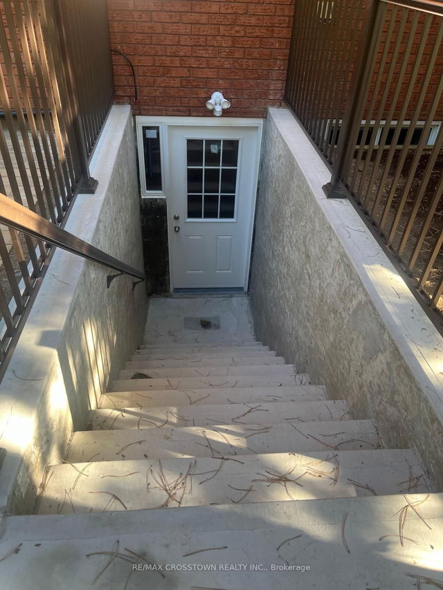 Lower - 15 Gaskin Court