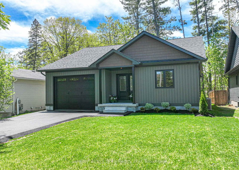 3324 Bramshott Ave, Severn, L3V 0V9 | Image 3