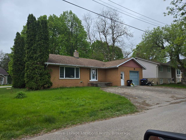 233 Mowat Street