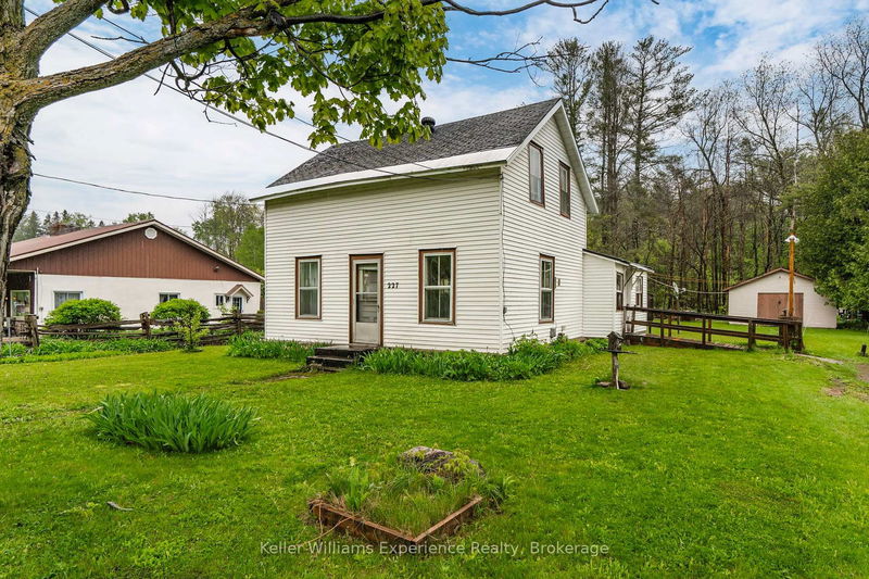 227 Fox St, Penetanguishene - Penetanguishene image-0-0