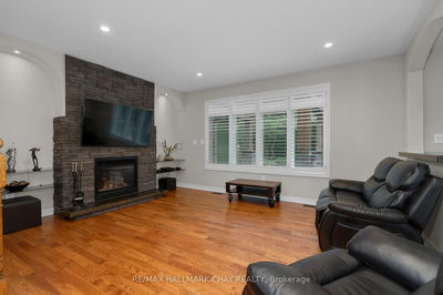 70 CUMMING Dr, Barrie - Ardagh image-0-2