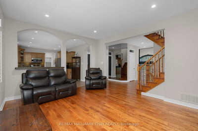 70 CUMMING Dr, Barrie - Ardagh image-0-4