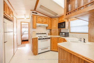 Unit 118 — 5216 County Road 90, Springwater - Rural Springwater image-0-3