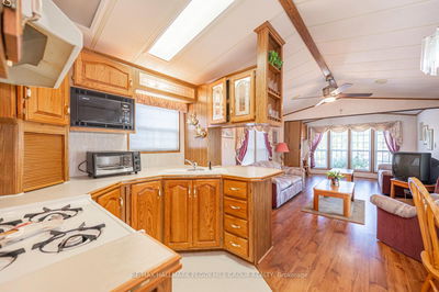 Unit 118 — 5216 County Road 90, Springwater - Rural Springwater image-0-4
