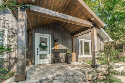 6 Downsview Dr, Barrie - Codrington image-0-2