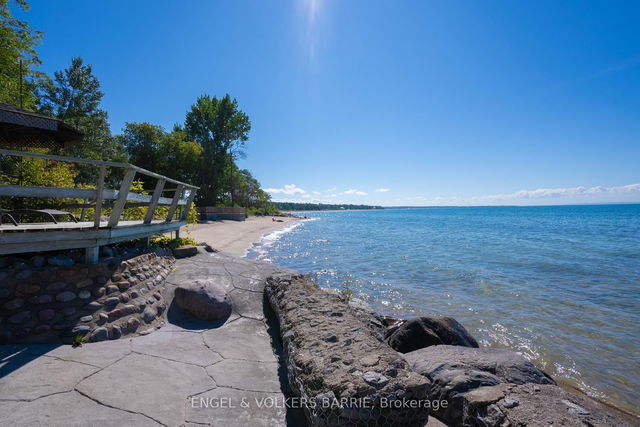 36 Tiny Beaches Road