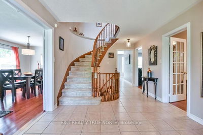 5 Newberry Crt, Barrie - Painswick South image-0-4