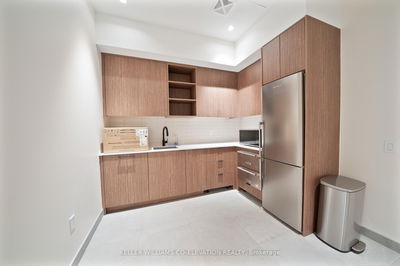 Unit 414 — 185 Dunlop St, Barrie - Lakeshore image-0-3