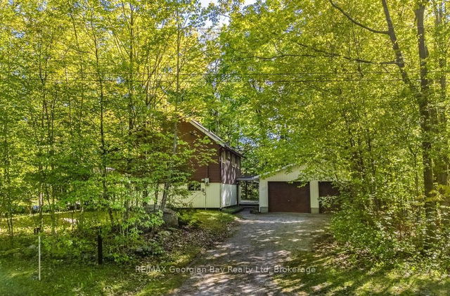 2 Manitou Crescent
