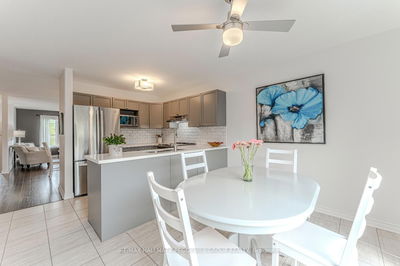 37 Osprey Ridge Rd, Barrie - Little Lake image-0-1