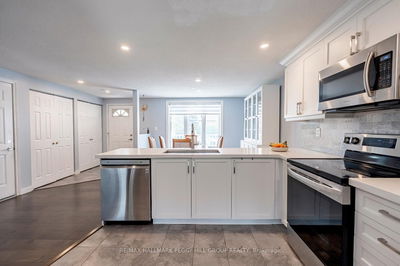 56 Rundle Cres, Barrie - Holly image-0-2